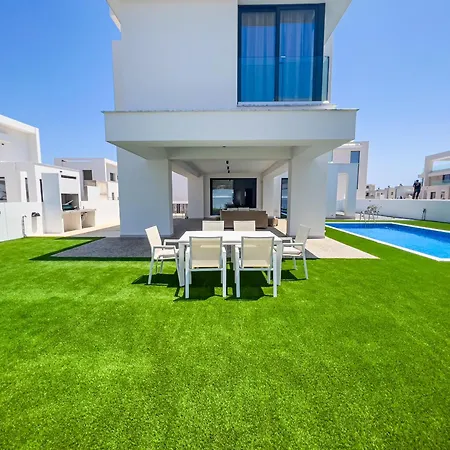 Nelia Panorama * Πρωταράς