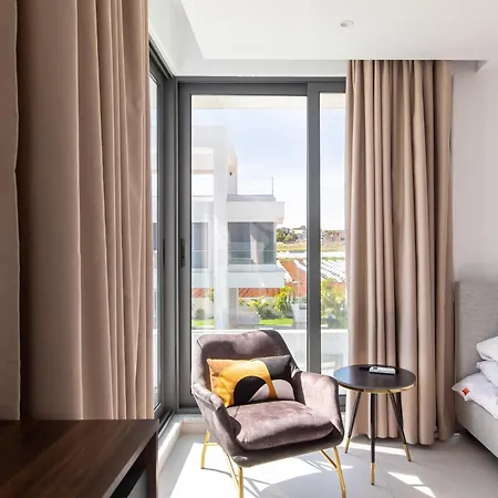 Nelia Panorama Πρωταράς