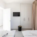 Nelia Panorama
