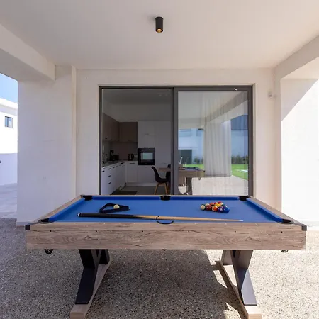 Nelia Panorama פרוטאראס